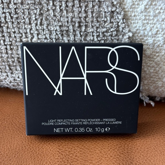 NARS Light Reflecting Setting Powder Pressed, Translucent, Crystal, 10g - Picture 1 of 9
